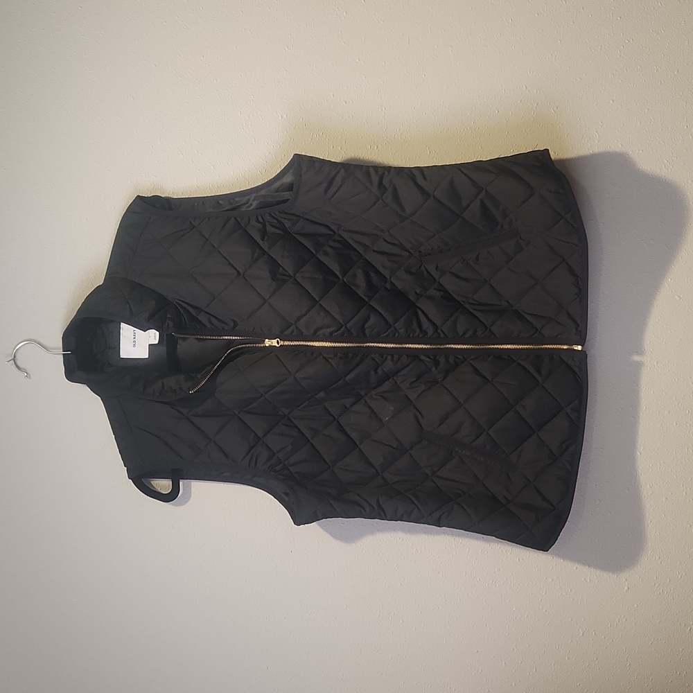 Old Navy lightweight puffer vest